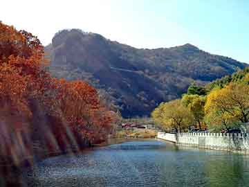 管家婆黑白马报图库，一桶矿泉水多少钱